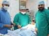 रेलवे चिकित्सालयमें 76 वर्षीय सेवानिवृत्त रेल कर्मचारी का जटिल शल्य का उपचार