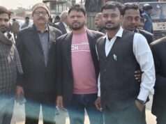 नानपारा में अधिवक्ताओं का टोल प्लाजा पर प्रदर्शन: टोल कर्मियों से विवाद के बाद आग्रीम आदेश तक टोल फ्री हुए