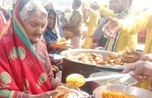 भण्डारे में लाखों श्रद्धालुओं ने ग्रहण किया प्रसाद