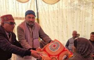 ठंड में जरूरतमंदों को किया कंबल वितरण