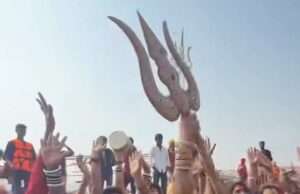 किन्नर संतों ने किया संगम स्नानआचार्य महामण्डलेश्वर प्रो (डा) लक्ष्मीनारायण त्रिपाठी का आगमन गुरुवार को