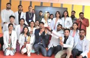 चंद्रशेखर सिंह शिक्षण संस्थान में धूमधाम से मनाया गया 77वां गणतंत्र दिवस