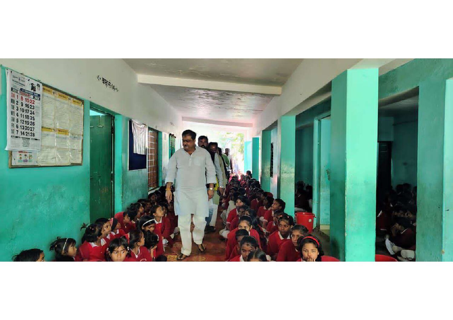 कंपोजिट स्कूल जमेठी की बेहतरीन व्यवस्था, आधुनिक तकनीक, और सुसज्जित सुविधाओं को देखकर ,एमएलसी गोपाल भैया हुए आनंदित