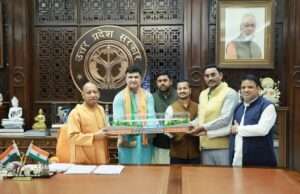 हेतापट्टी–स्लोरी ऐतिहासिक सेतु का मार्ग प्रशस्त, मुख्यमंत्री को भेंट किया गया सेतु का स्केल मॉडल