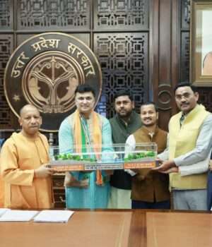 हेतापट्टी–स्लोरी ऐतिहासिक सेतु का मार्ग प्रशस्त, मुख्यमंत्री को भेंट किया गया सेतु का स्केल मॉडल