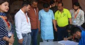 विशाल निःशुल्क नेत्र शिविर आयोजित, 160 मरीजों की जाँच, 50 को चश्मे वितरित, 15 के ऑपरेशन होंगे