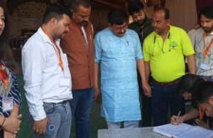 विशाल निःशुल्क नेत्र शिविर आयोजित, 160 मरीजों की जाँच, 50 को चश्मे वितरित, 15 के ऑपरेशन होंगे