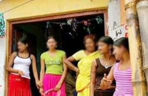 खनकते हैं घुंघरू, पर दर्द है उसमें…….