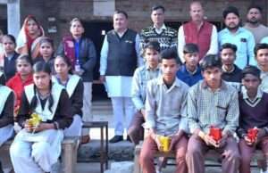 एस डी इंटरनेशनल स्कूल मे छात्र छात्राएं की विदाई समारोह का आयोजन