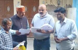 मतदाता पुनरीक्षण अभियान के तहत भाजपा का घर-घर संपर्क