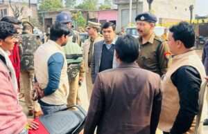 आगामी पर्व व त्यौहारों के दृष्टिगत पुलिस अधीक्षक ग्रामीण,अपर जिलाधिकारी ने किया फ्लैग मार्च