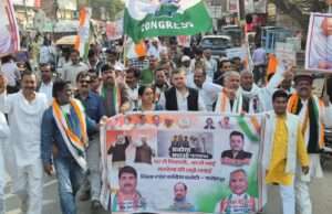 मनरेगा बचाओ संग्राम में कांग्रेस ने मजदूरों संग निकाली 16 किलोमीटर लंबी पदयात्रा