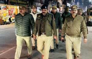 गोला के प्रमुख मार्गो पर की गई पैदल गस्त