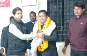 रिटायर्ड राजस्व निरीक्षक की समारोहपूर्वक की गयी विदाई