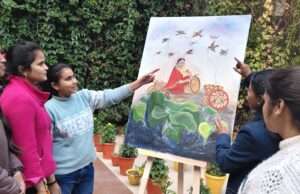 विकास भवन में एकदिवसीय कला प्रदर्शनी, लोक कला शिविर की कृतियों ने मोहा मन