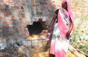 सेंधमारी कर लाखों के जेवरात व कीमती सामान उड़ा ले गये चोर