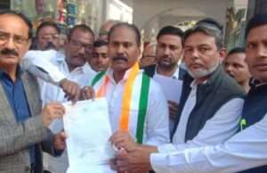 कांग्रेस पार्टी के जिलाध्यक्ष ने मतदाता सूची से मतदाताओं के नाम काटने का लगाया आरोप