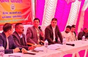 जिलाधिकारी ने ग्राम चौपाल लगाकर, सुनी ग्रामवासियों की समस्याएं