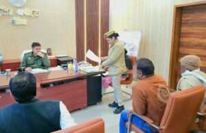 पुलिस अधीक्षक ने कार्यालय में की जनसुनवाई वीडियो कॉन्फ्रेंस से थाना प्रभारियों को दिए सख्त निर्देश