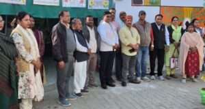 निपुण भारत मिशन को गति देने हेतु मासिक शिक्षक संकुल बैठक संपन्न