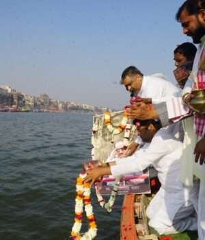 महाराष्ट्र के पूर्व उप मुख्यमंत्री अजित पवार का अस्थि विसर्जन काशी में हुई