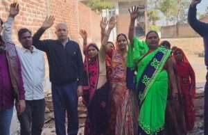 दिव्यांग दंपत्ति का सरकारी वकील ने रोका रास्ता,मना करने पर जान से मारने की मिली धमकी