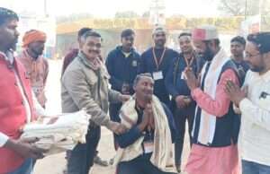 भाजपा कार्यकर्ताओं ने स्वच्छता प्रहरियों का किया सम्मान