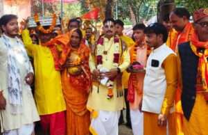 धूमधाम से निकाली गयी कलश यात्रा