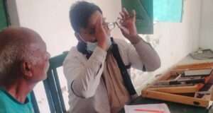 निःशुल्क नेत्र शिविर में सत्तर मरीजों की आंखों का हुआ परीक्षण, बंटा चश्मा