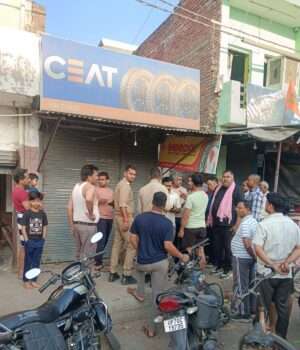 जारी बाजार में टायर की दुकान से दो लाख की चोरी, व्यापारियों में दहशतय पुलिस की कार्यशैली पर उठे सवाल