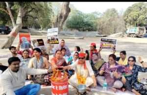 रसोई गैस की किल्लत को लेकर सपा महिला सभा का प्रदर्शन