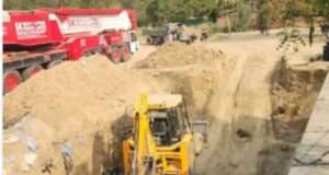 मनकवार घूरपुर में रेलवे अंडरपास निर्माण कार्य शुरू, अंडर पास बनने से ग्रामीणों में खुशी की लहर