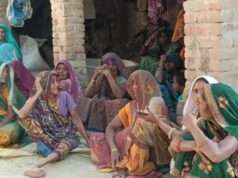 तिलक समारोह से वापस आ रही अनियंत्रित बोलेरो ट्रैक्टर से टकराई एक की मौत पांच लोग घायल