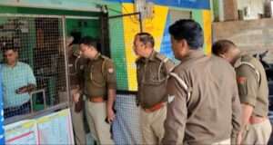 अवैध शराब की बिक्री और अधिक दर पर मदिरा विक्रय की शिकायत पर तत्काल करें सख्त कार्रवाई: जिलाधिकारी