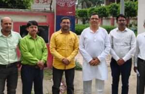 विद्यालय में घुसकर प्रधानाध्यापक समेत शिक्षकों के साथ दुर्व्यवहार को लेकर जताया आक्रोश, सीओ ने कार्रवाई का दिया भरोसा