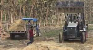 कुशीनगर में मिट्टी खनन माफिया बेलगाम! धडल्ले से हो रहा है जेसीबी से खनन,