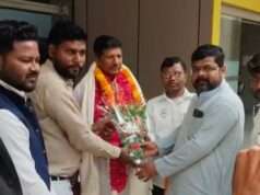 वाराणसी एयरपोर्ट पर यशवंत राव आंबेडकर का भव्य स्वागत
