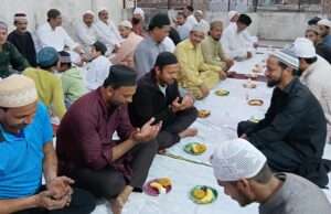 आरपीएल टूर्नामेंट कमेटी ने कराया रोजा इफ्तार