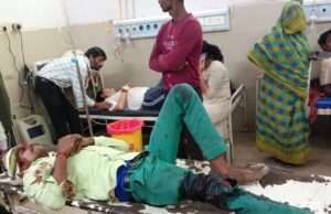 अज्ञात चार पहिया वाहन की टक्कर से बाइक सवार गंभीर