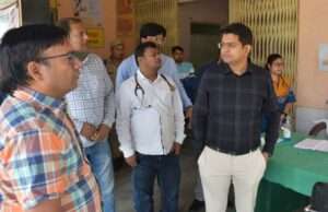 सीएचसी इटवा में खामियां उजागर, डीएम के औचक निरीक्षण में 28 कर्मचारी अनुपस्थित, वेतन रोकने के निर्देश