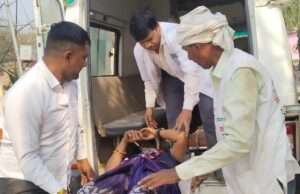 अनियंत्रित पिकअप पलटने से पांच घायल, एक की हालत गंभीर