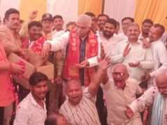 मुखलाल पाल के आवास पर धूमधाम से मनाया गया होली मिलन समारोह