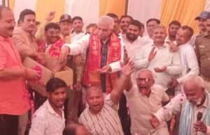 मुखलाल पाल के आवास पर धूमधाम से मनाया गया होली मिलन समारोह