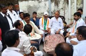 ट्रिपल आत्महत्या कांड: पीड़ित परिवार से मिला कांग्रेस का प्रदेश डेलिगेशन, मदद का दिया आश्वासन