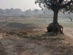 आदर्श तालाब से रातों-रात सैकड़ों ट्रैक्टर मिट्टी खनन, ग्रामीणों में आक्रोश