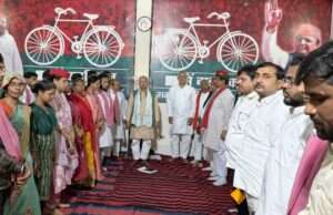 सपा की मासिक बैठक में संगठन विस्तार और कांशीराम जयंती की तैयारियों पर चर्चा