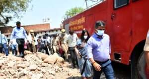 मंडलायुक्त, डीएम ने आदर्श कोल्ड स्टोरेज का निरीक्षण