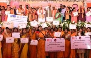 सरकार बिना किसी भेदभाव के समाज के सभी वर्गों के कल्याण के लिए कर रही कार्य