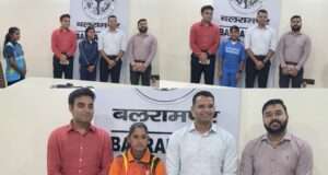 बालिका प्रीमियर लीग की विजेता एवं उपविजेता टीम ने किया कलेक्ट्रेट का शैक्षिक भ्रमण