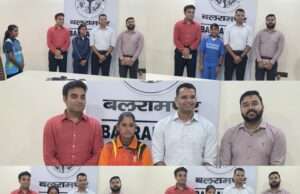 बालिका प्रीमियर लीग की विजेता एवं उपविजेता टीम ने किया कलेक्ट्रेट का शैक्षिक भ्रमण